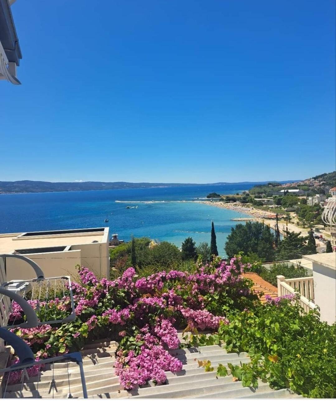 Apartments Ivan - With Parking Omis Bagian luar foto