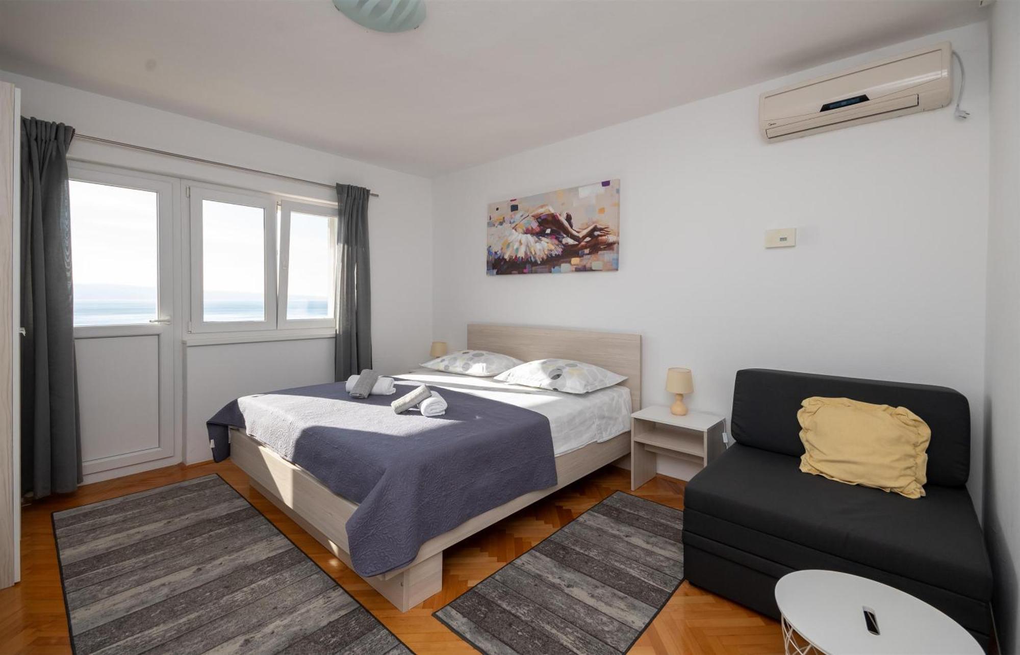 Apartments Ivan - With Parking Omis Bagian luar foto