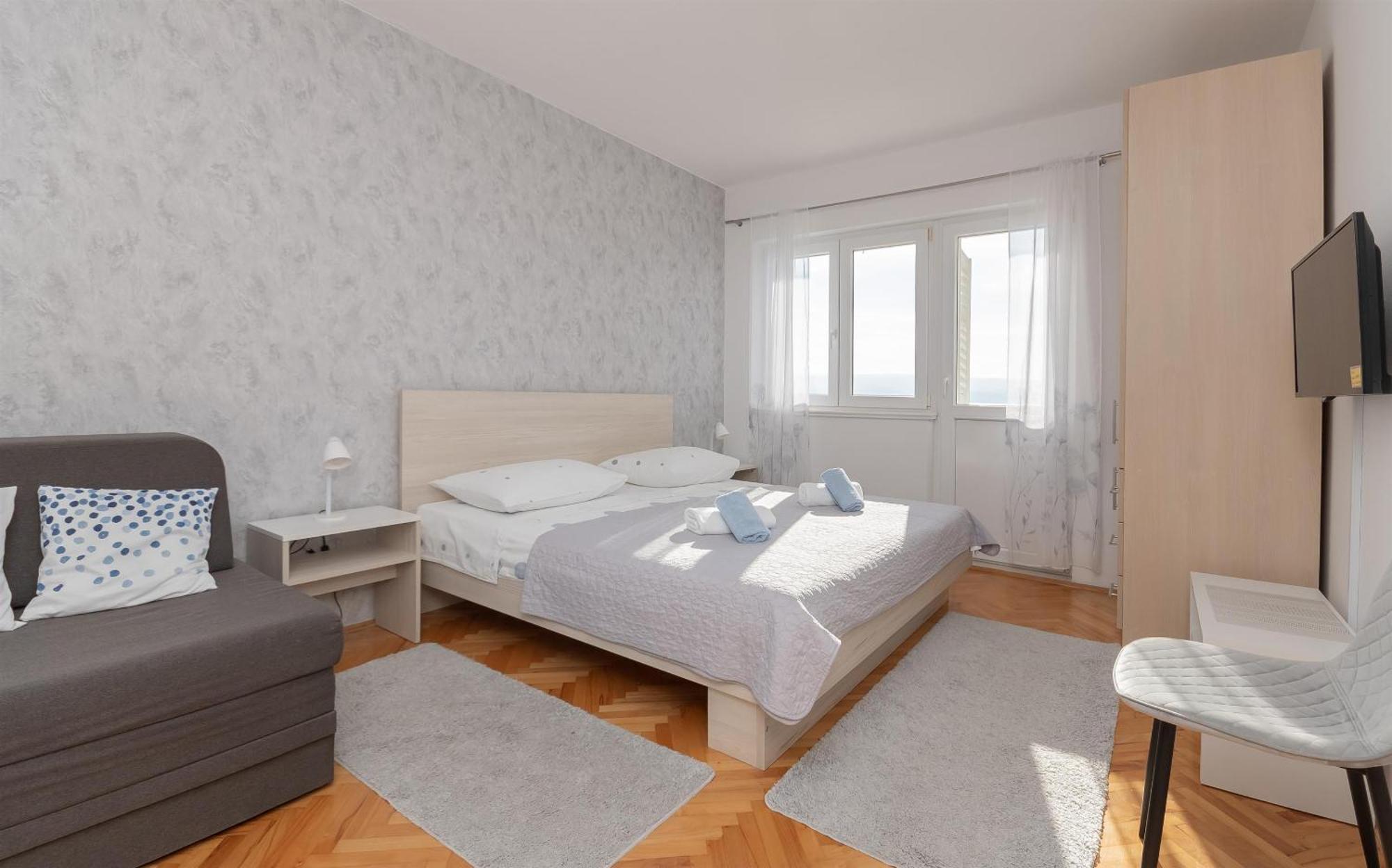 Apartments Ivan - With Parking Omis Bagian luar foto
