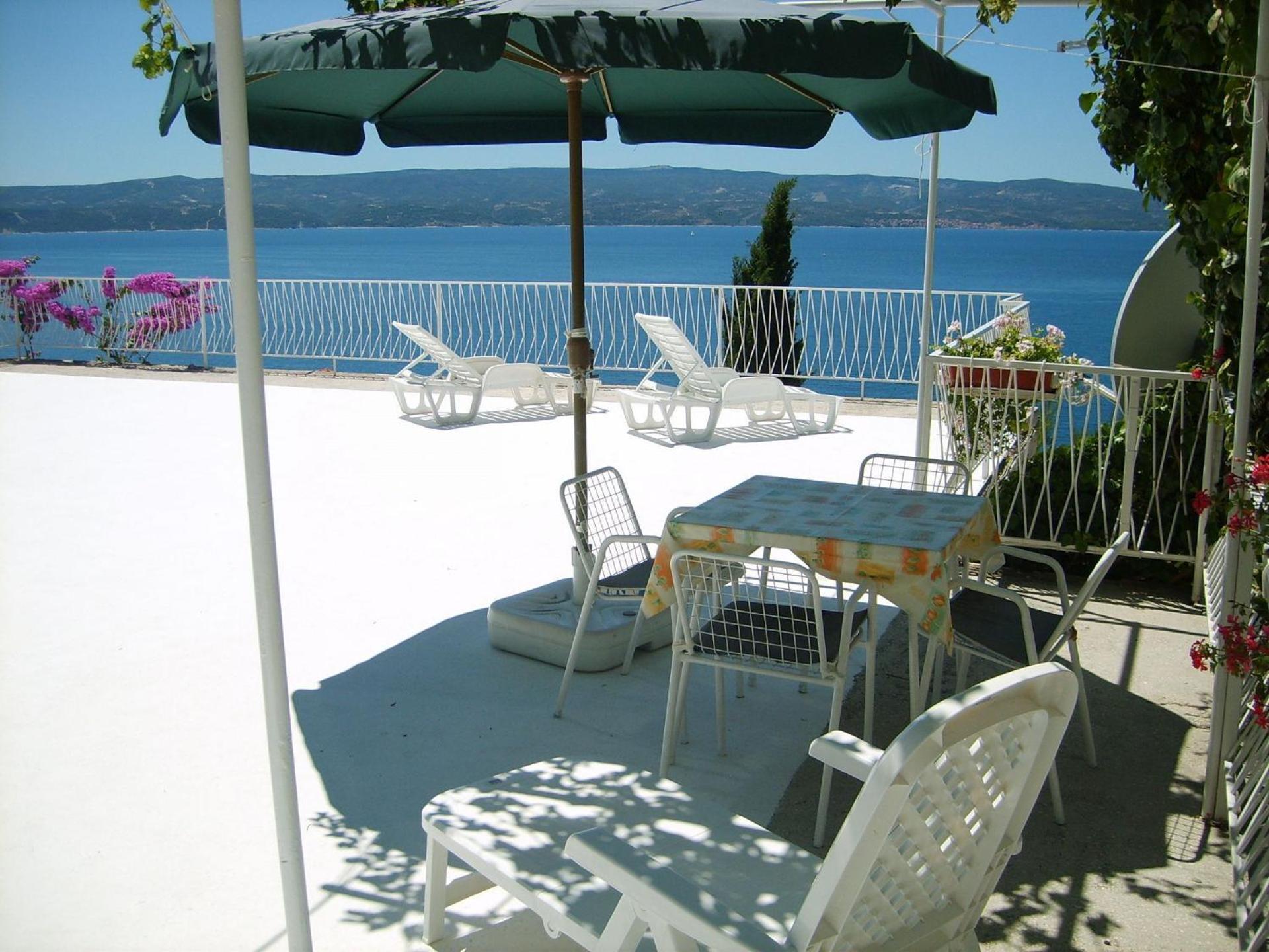 Apartments Ivan - With Parking Omis Bagian luar foto