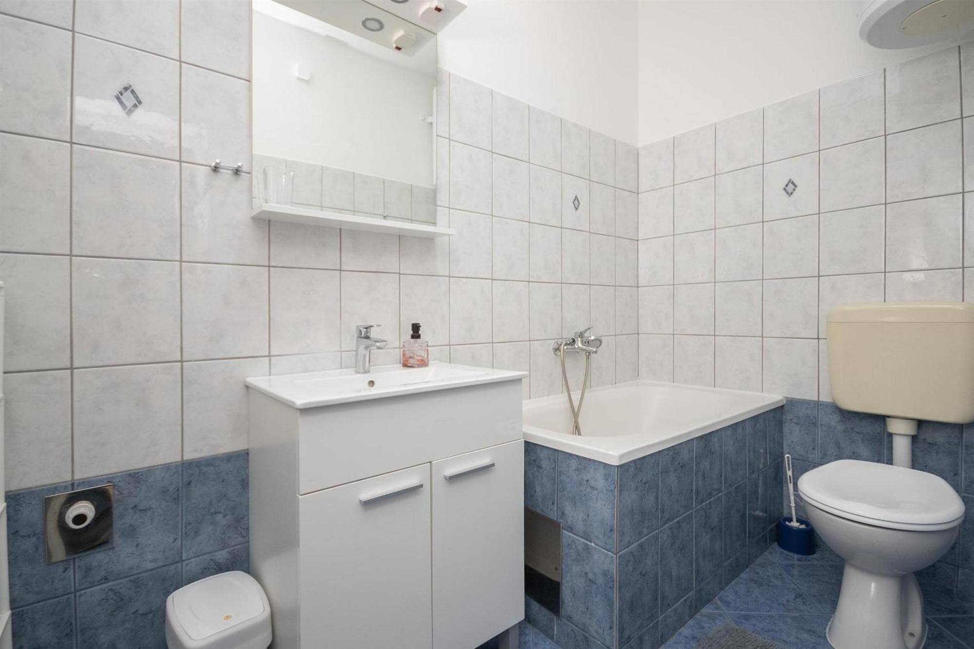Apartments Ivan - With Parking Omis Bagian luar foto