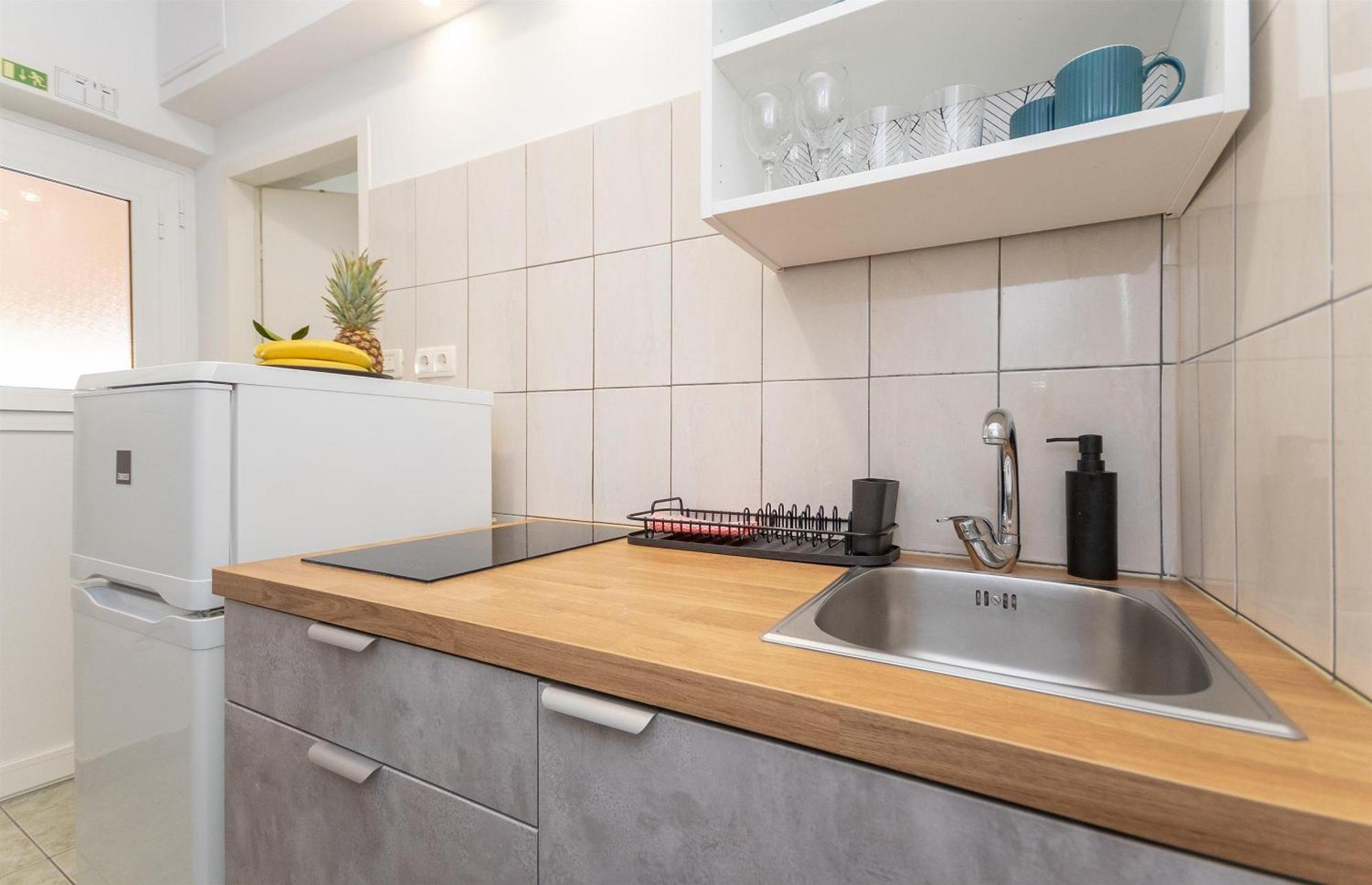 Apartments Ivan - With Parking Omis Bagian luar foto