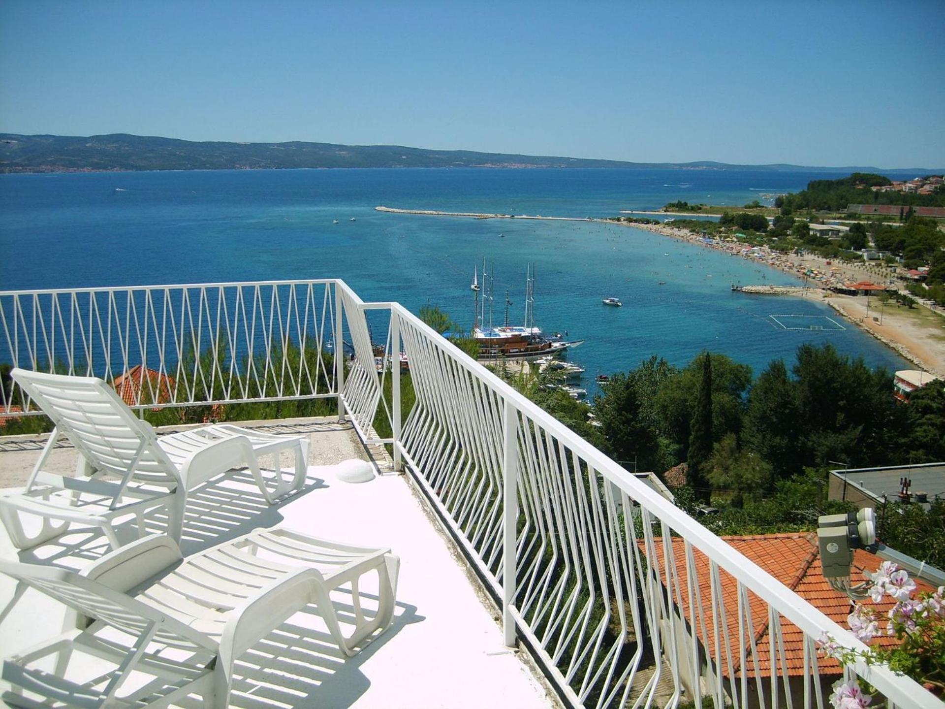 Apartments Ivan - With Parking Omis Bagian luar foto